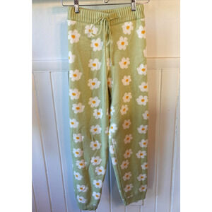 Altar'd State Floral Knit Joggers XS‎ Green White Daisy Print Soft Sweatpants
